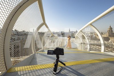 Canon EOS R10 + Mount adapter EF-EOS R