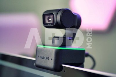 Insta360 Link AI-Powered 4K Webcam with Dual Microphones