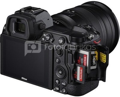 Nikon Z 7II + 24-70mm F/4