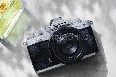Nikon Z fc + 28mm F2.8 Z (SE)