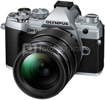 Olympus OM-D E-M5 Mark III + 12-40mm f/2.8 PRO Sidabrinis