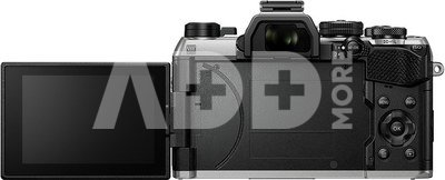 OM System OM-5 Mark II + 14-150mm II (silver)