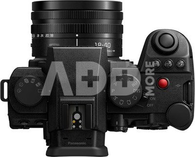 Panasonic Lumix DC-S5 IIX + 18-40mm