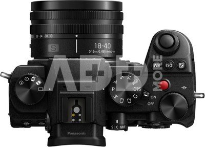 Panasonic Lumix S5D + 18-40mm