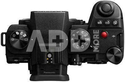 Panasonic Lumix DC-S5II body + S 70-300mm F4.5-5.6 MACRO O.I.S. Wildlife bundle