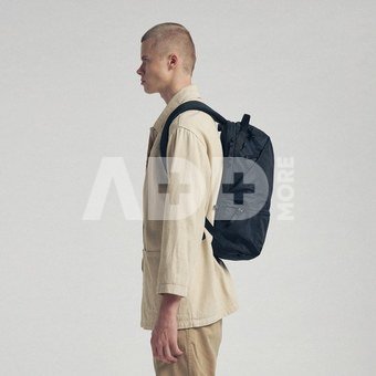 Urth Arkose 20L Backpack + Camera Insert (Black)