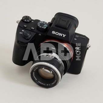 Urth Lens Mount Adapter: Compatible with M42 Lens to Sony E Camera Body (Extendable)