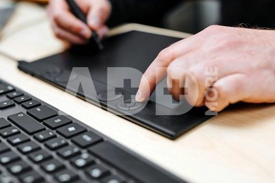Wacom graphics tablet Intuos Pro M (2025)