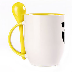 A cup with a spoon. Yellow (250 ml)