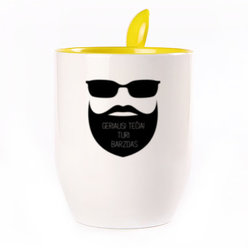 A cup with a spoon. Yellow (250 ml)
