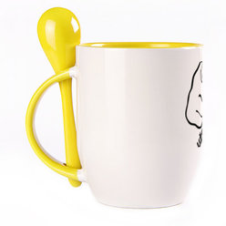 A cup with a spoon. Yellow (250 ml)