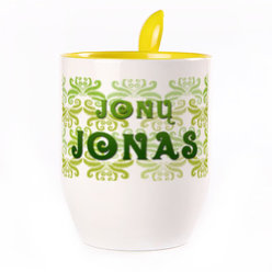 A cup with a spoon. Yellow (250 ml)