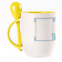 A cup with a spoon. Yellow (250 ml)