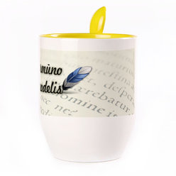 A cup with a spoon. Yellow (250 ml)