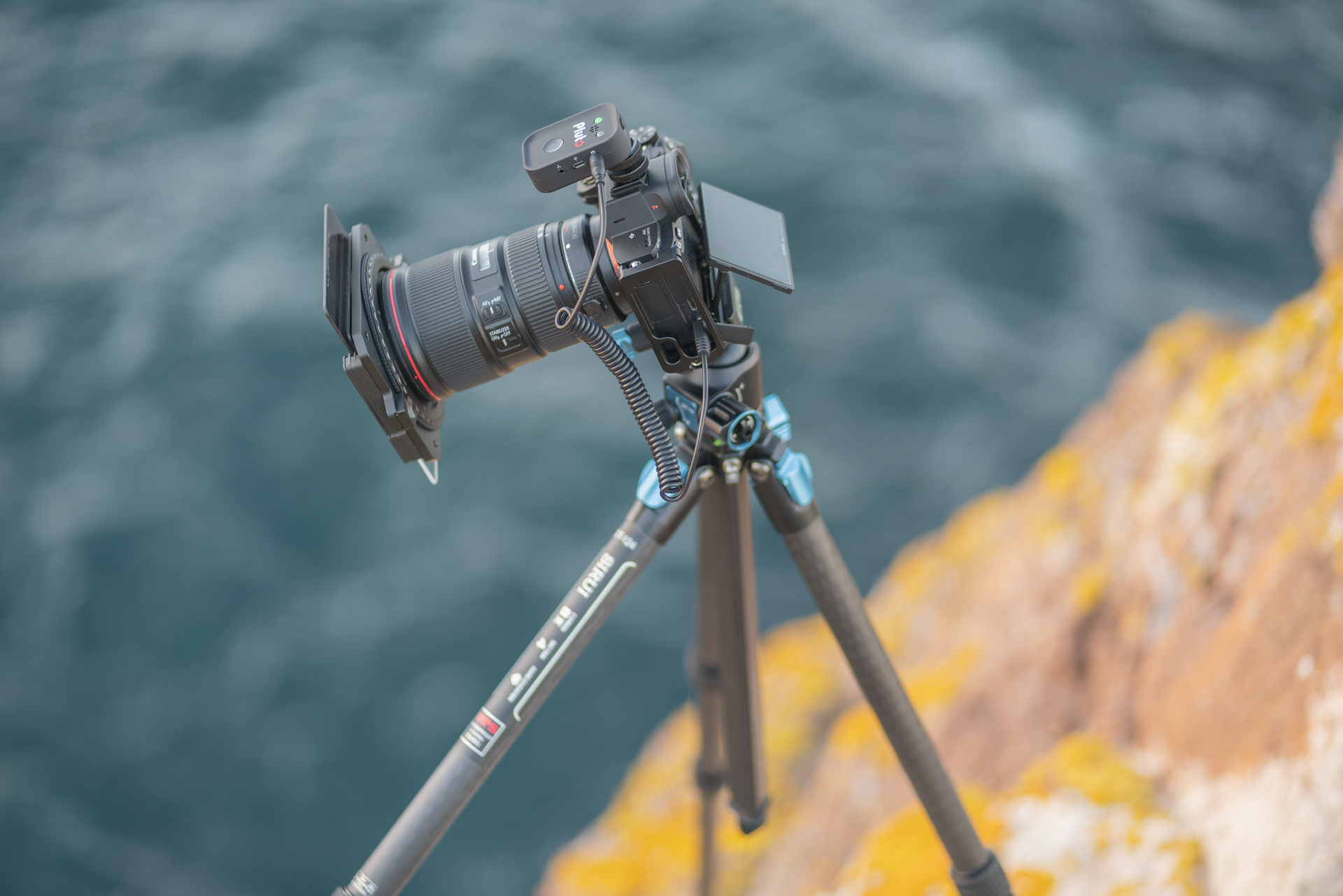 Sirui ST-124 Super Travelling Carbon Tripod with ST-10 Ball Head